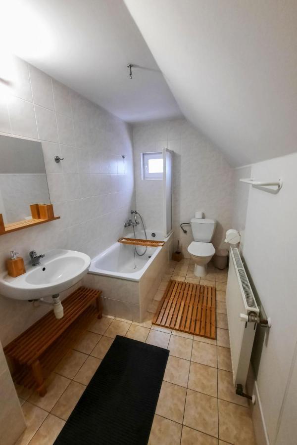 Holiday Home Holiday Hill 47 By Interhome Cista  ภายนอก รูปภาพ